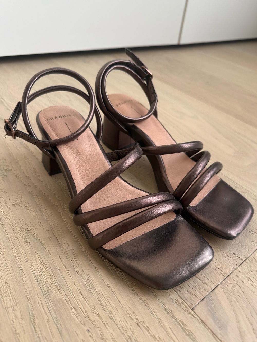 Frankie4 Ramsay Sandal Heel in Bronze - Picture 5 of 8